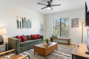 2BR CozySuites at Kierland Commons with pool #01